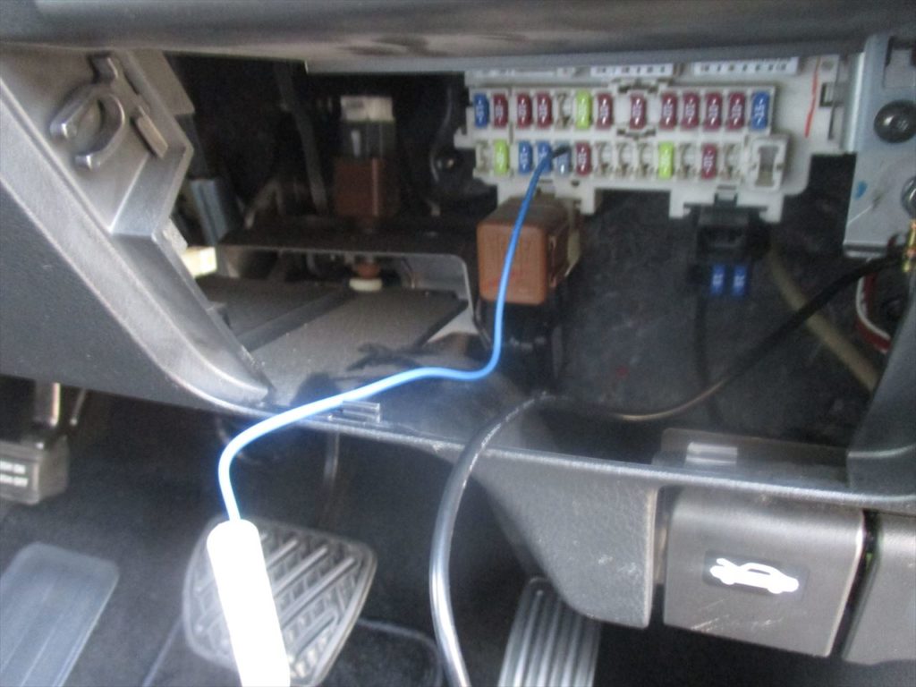 エルグランド ドライブレコーダーの取付 E52 Tsオートサービス